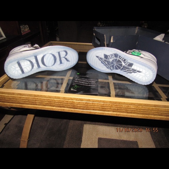 Air Jordan “Dior” 1s - Picture 4 of 4